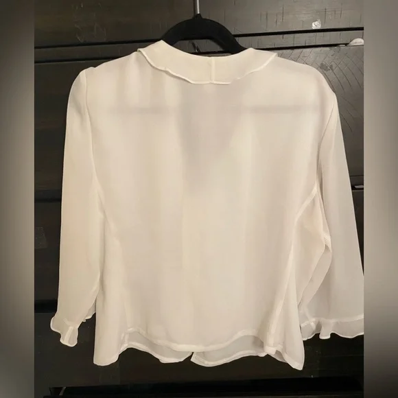 Josephine Chaus NWOT Cream Chiffon Blouse with Ruffle Detail, Size 14 - Picture 3 of 4